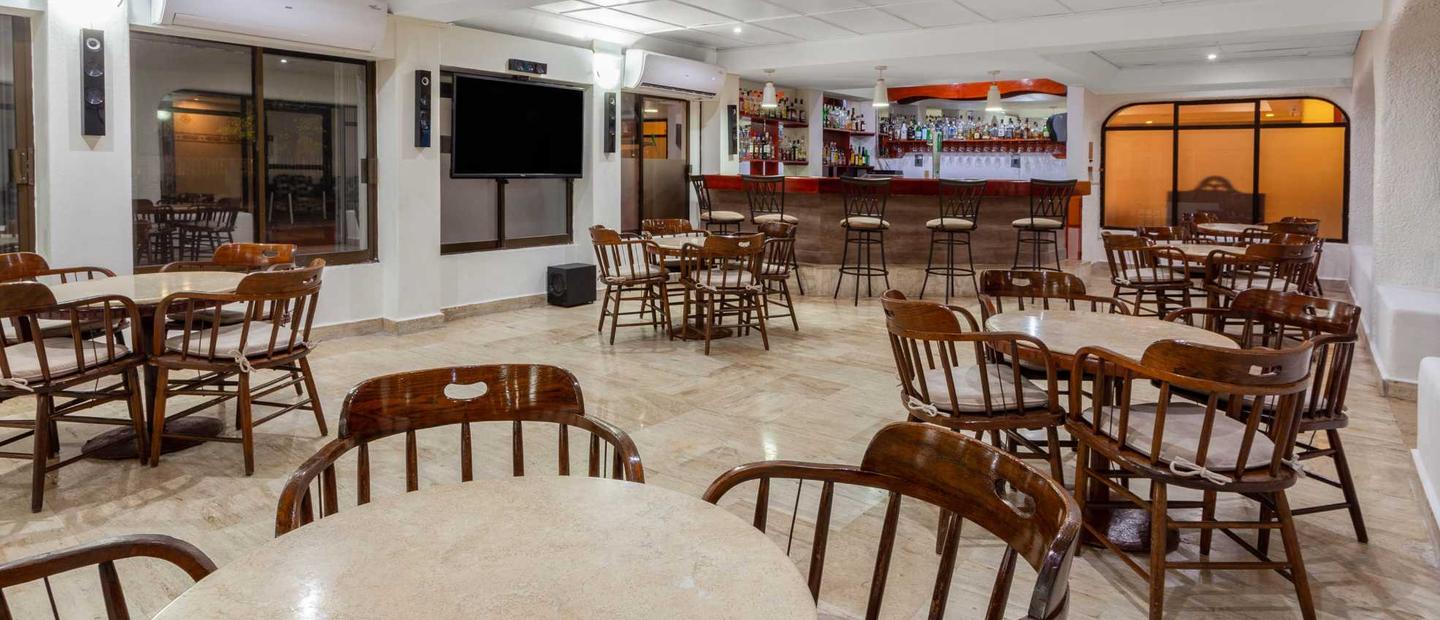 Bar Los Arcos en el Lobby Bar Los Arcos en el Lobby